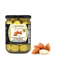 Оливки фаршировані мигдалем Bernal 300 г